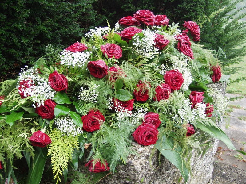 funeraire-ESCRAGNOLLES-min_roses-61203